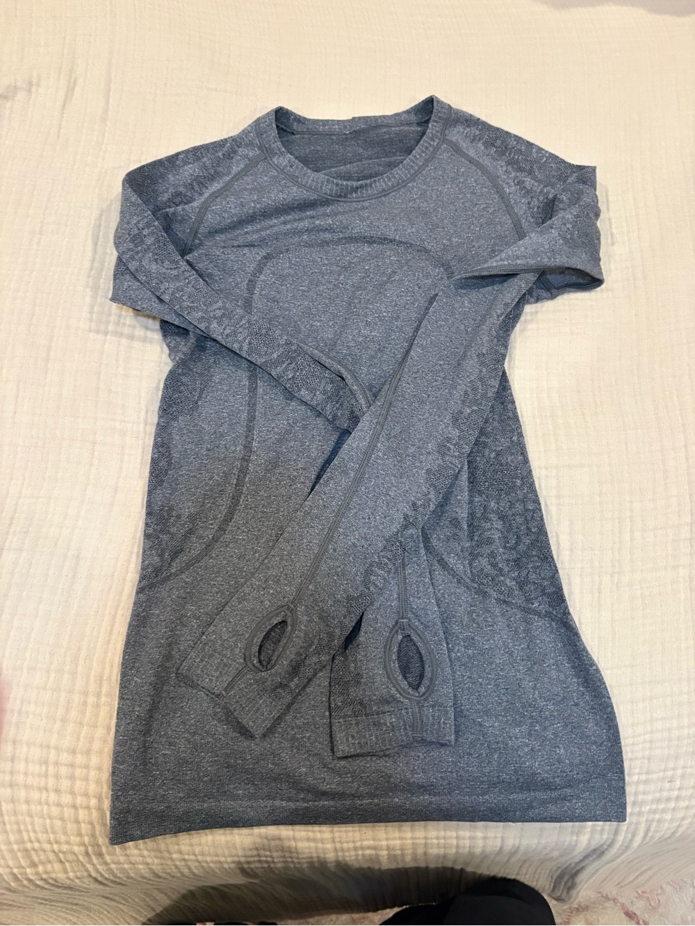 Lululemon Swiftly Tech Long Sleeve T Shirt Women’s Size 4 gray